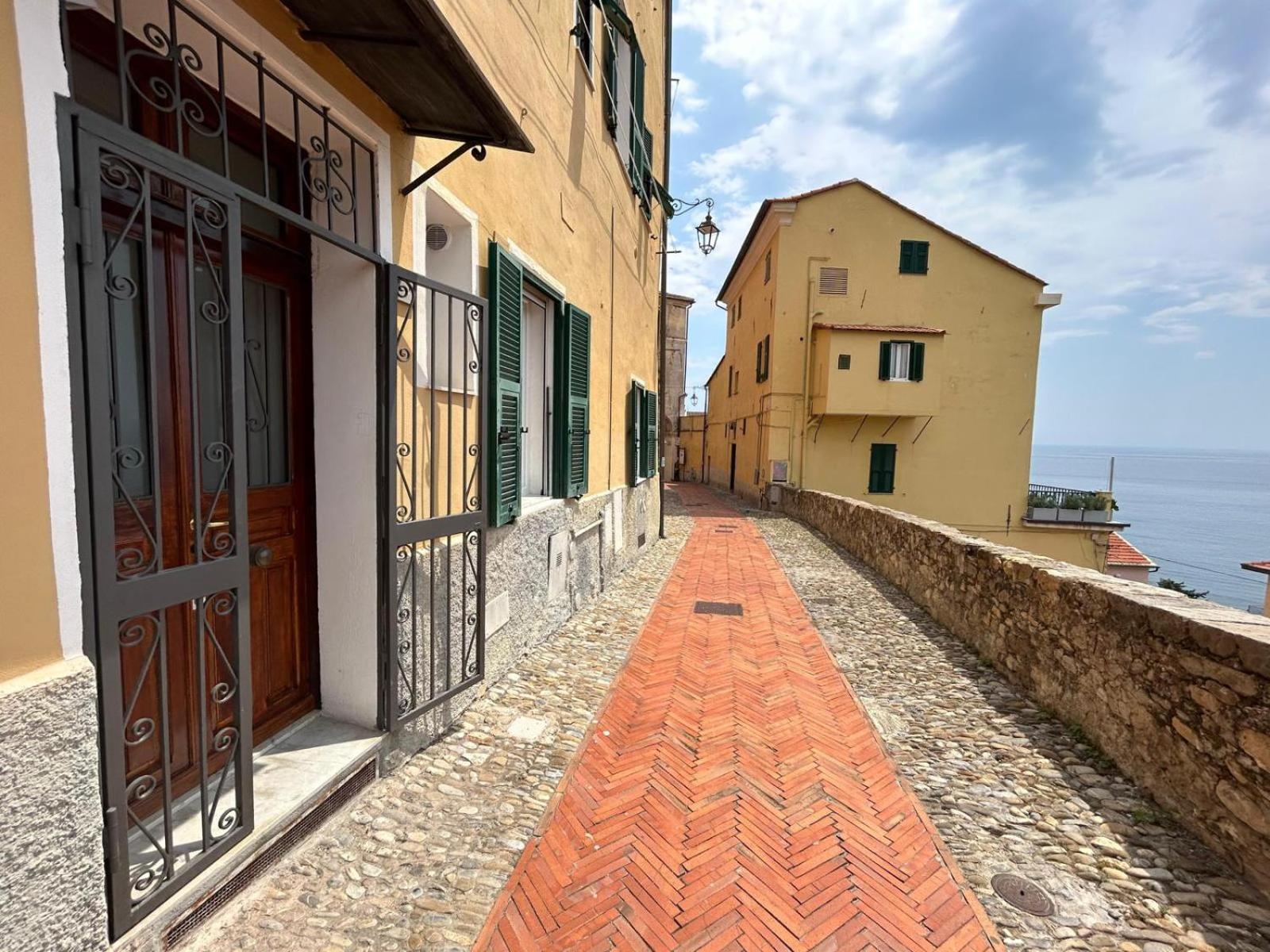 Casa Vacanze Merletto Imperia Exterior photo